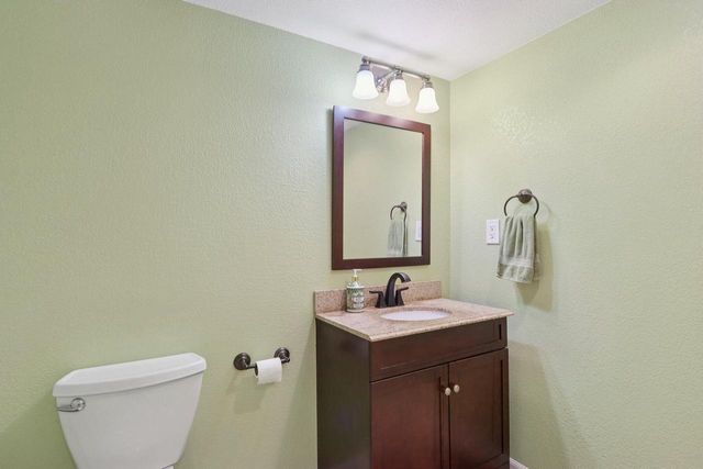 10710 W Auer AVENUE, Wauwatosa, WI 53222