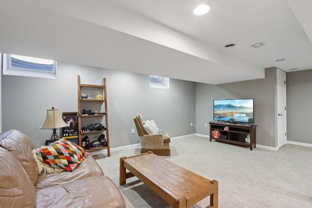 10710 W Auer AVENUE, Wauwatosa, WI 53222