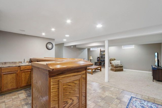 10710 W Auer AVENUE, Wauwatosa, WI 53222