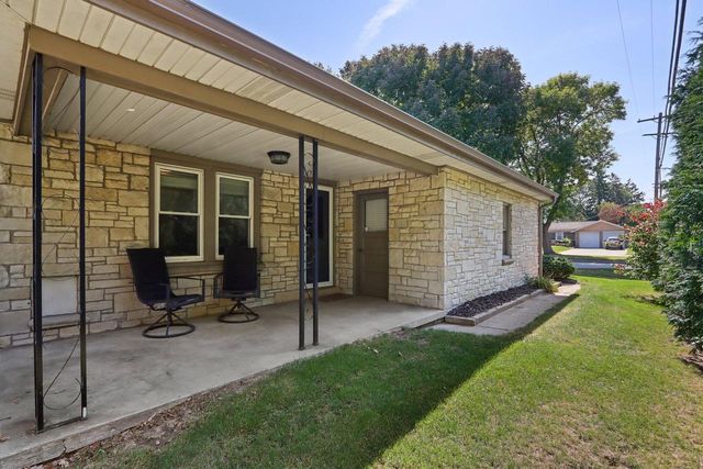 10710 W Auer AVENUE, Wauwatosa, WI 53222
