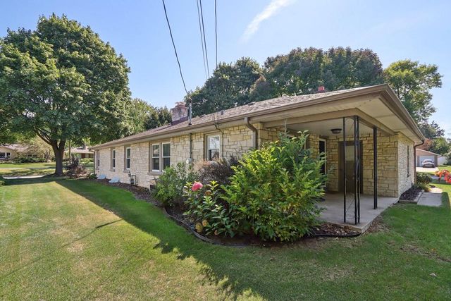 10710 W Auer AVENUE, Wauwatosa, WI 53222