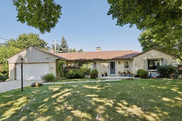 10710 W Auer AVENUE, Wauwatosa, WI 53222