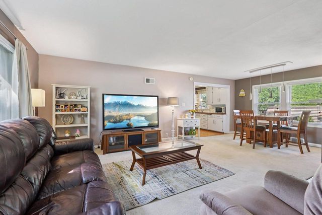 10710 W Auer AVENUE, Wauwatosa, WI 53222