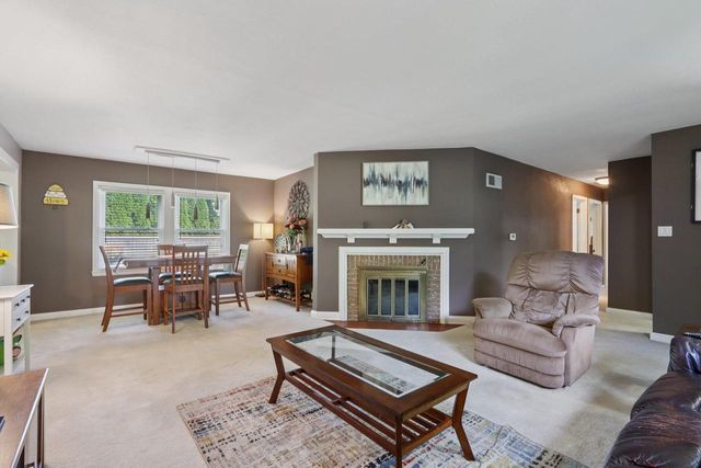 10710 W Auer AVENUE, Wauwatosa, WI 53222
