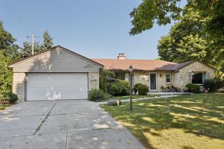 10710 W Auer AVENUE, Wauwatosa, WI 53222