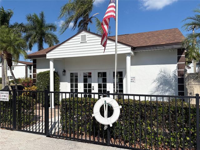 7001 NEW POST DRIVE 4, North Fort Myers, FL 33917