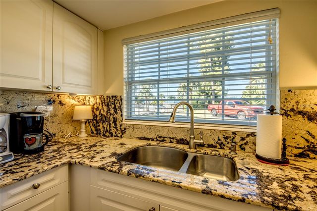 7001 NEW POST DRIVE 4, North Fort Myers, FL 33917