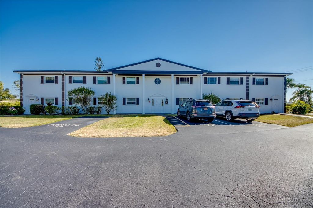 7001 NEW POST DRIVE 4, North Fort Myers, FL 33917