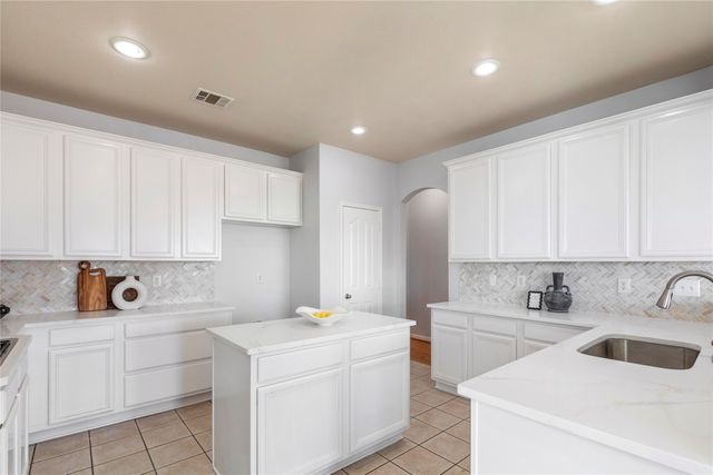 9732 Lacey Lane, Fort Worth, TX 76244