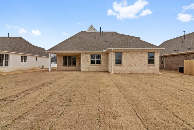 105 TOMMIE VALLEY DR, Oakland, TN 38060