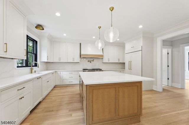 25 Beverly Rd, Madison Boro, NJ 07940