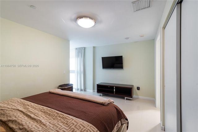 2950 NE 188th ST 504, Aventura, FL 33180