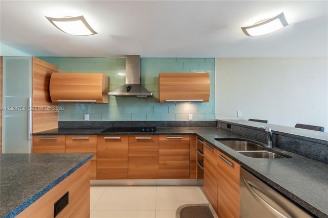 2950 NE 188th ST 504, Aventura, FL 33180