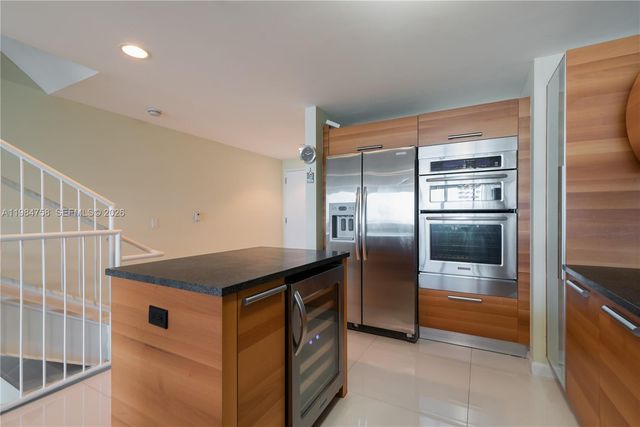 2950 NE 188th ST 504, Aventura, FL 33180