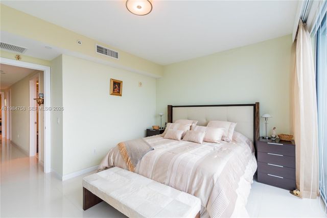 2950 NE 188th ST 504, Aventura, FL 33180