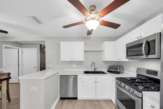 13102 CARROLLWOOD CREEK DRIVE, Tampa, FL 33624