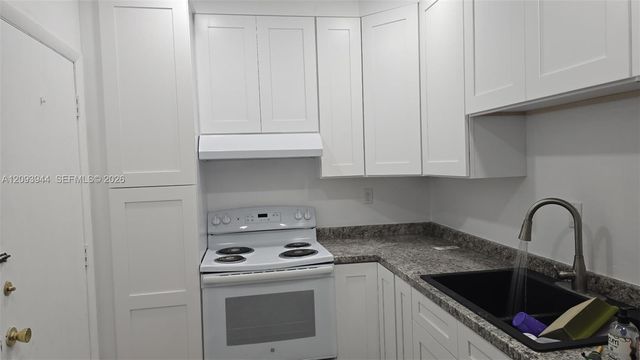 9159 SW 77th Avenue 211, Miami, FL 33156