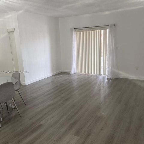 9159 SW 77th Avenue 211, Miami, FL 33156