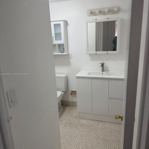9159 SW 77th Avenue 211, Miami, FL 33156