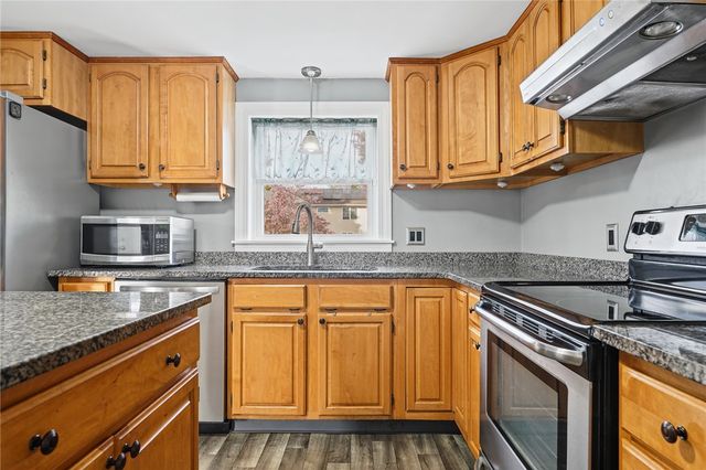 379 Dover Avenue, East Providence, RI 02914