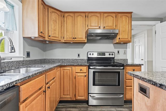379 Dover Avenue, East Providence, RI 02914