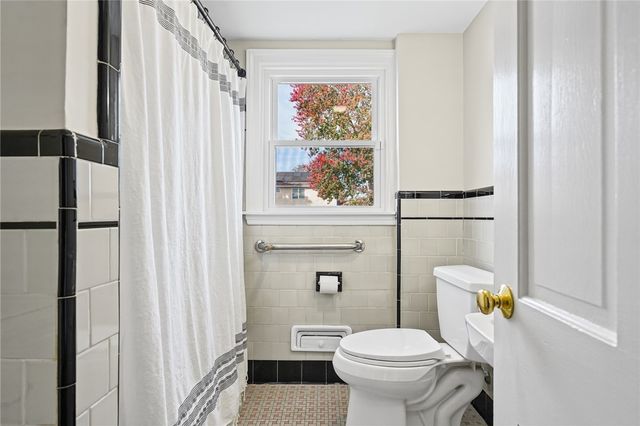 379 Dover Avenue, East Providence, RI 02914