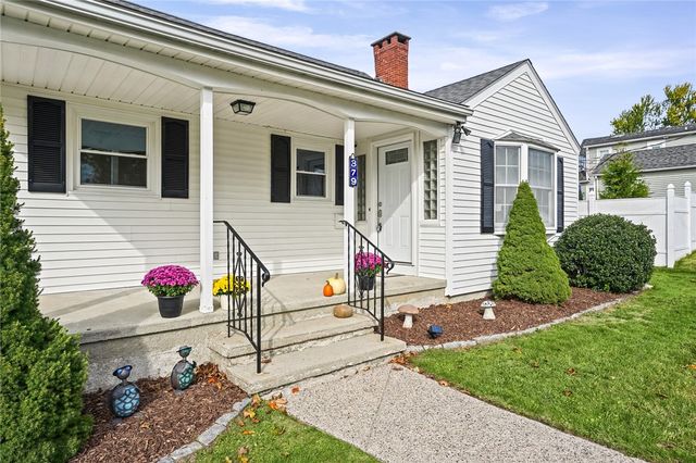 379 Dover Avenue, East Providence, RI 02914