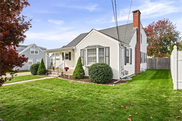 379 Dover Avenue, East Providence, RI 02914