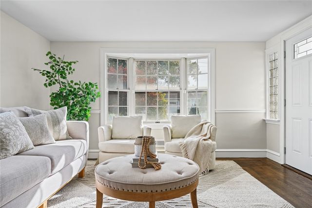 379 Dover Avenue, East Providence, RI 02914