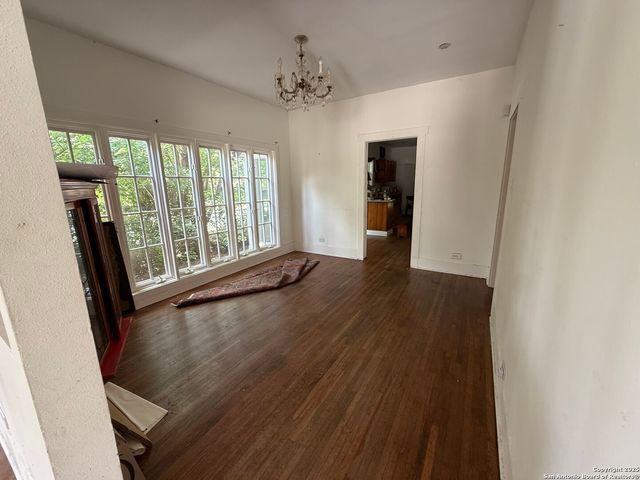 2055 W Huisache, San Antonio, TX 78201