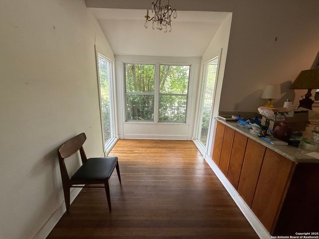 2055 W Huisache, San Antonio, TX 78201