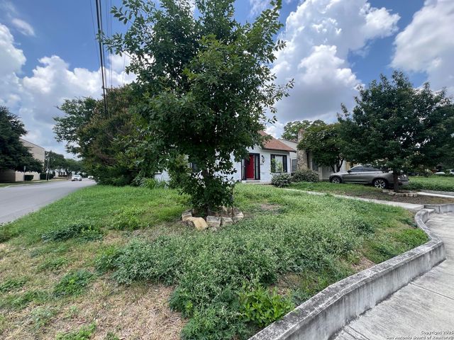 2055 W Huisache, San Antonio, TX 78201