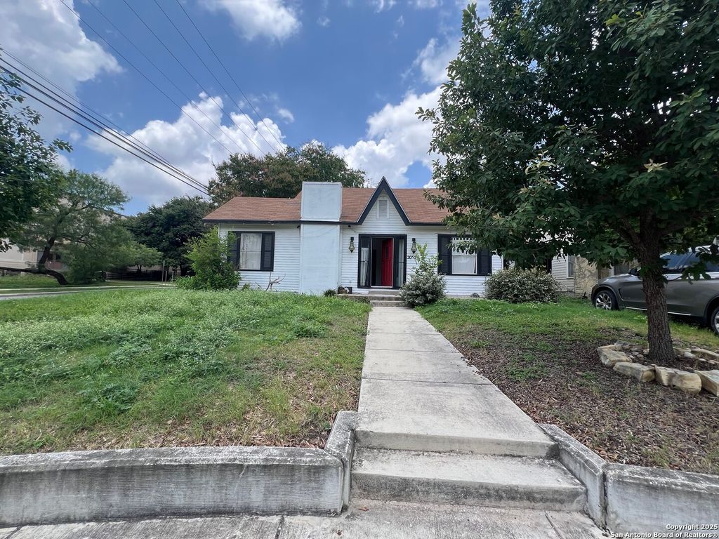 2055 W Huisache, San Antonio, TX 78201