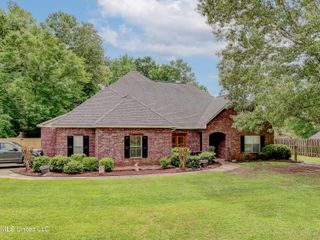 102 Grand Bear Circle, Vicksburg, MS 39183