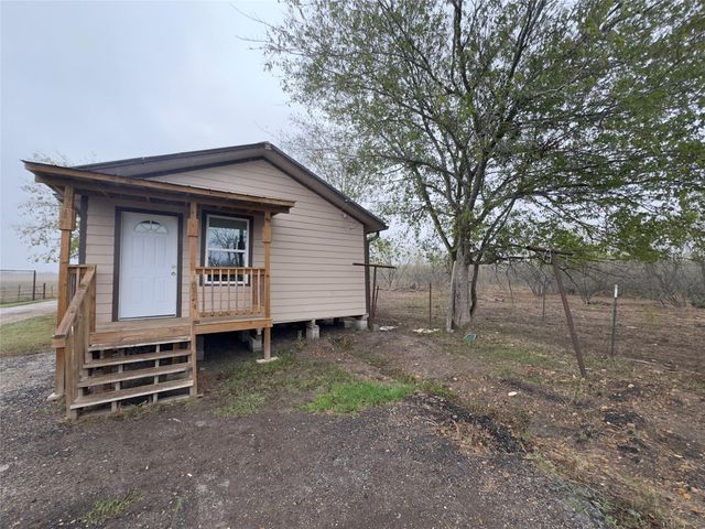 100 Simmons Family Farm RD, Lockhart, TX 78644