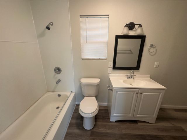 100 Simmons Family Farm RD, Lockhart, TX 78644