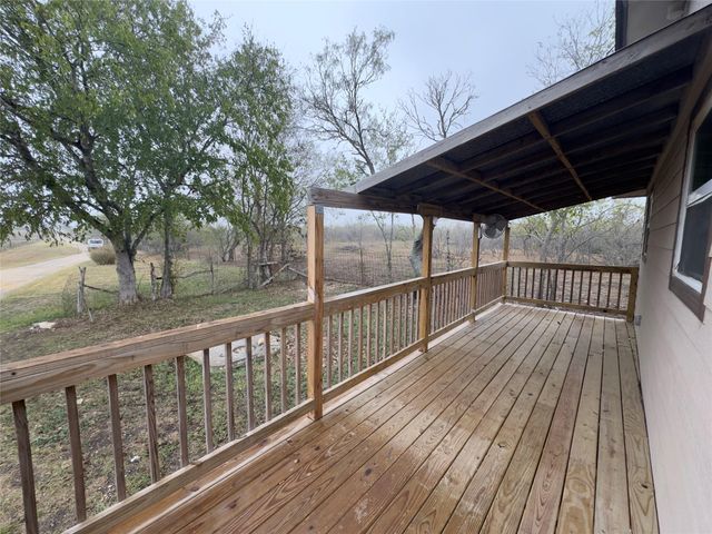 100 Simmons Family Farm RD, Lockhart, TX 78644