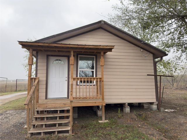 100 Simmons Family Farm RD, Lockhart, TX 78644