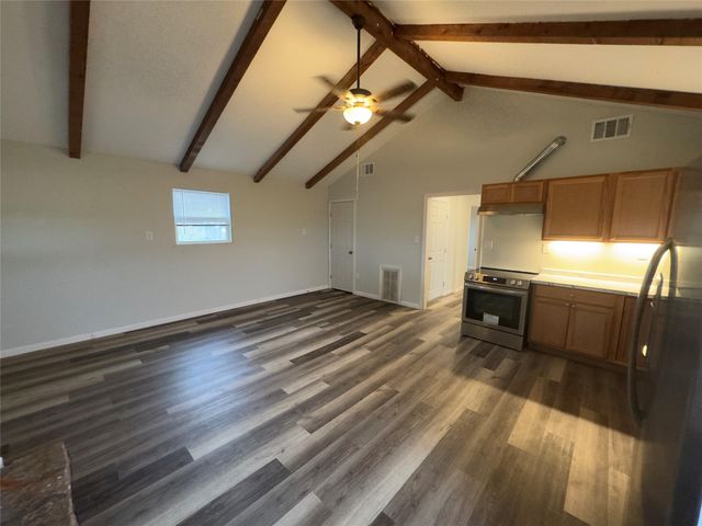 100 Simmons Family Farm RD, Lockhart, TX 78644