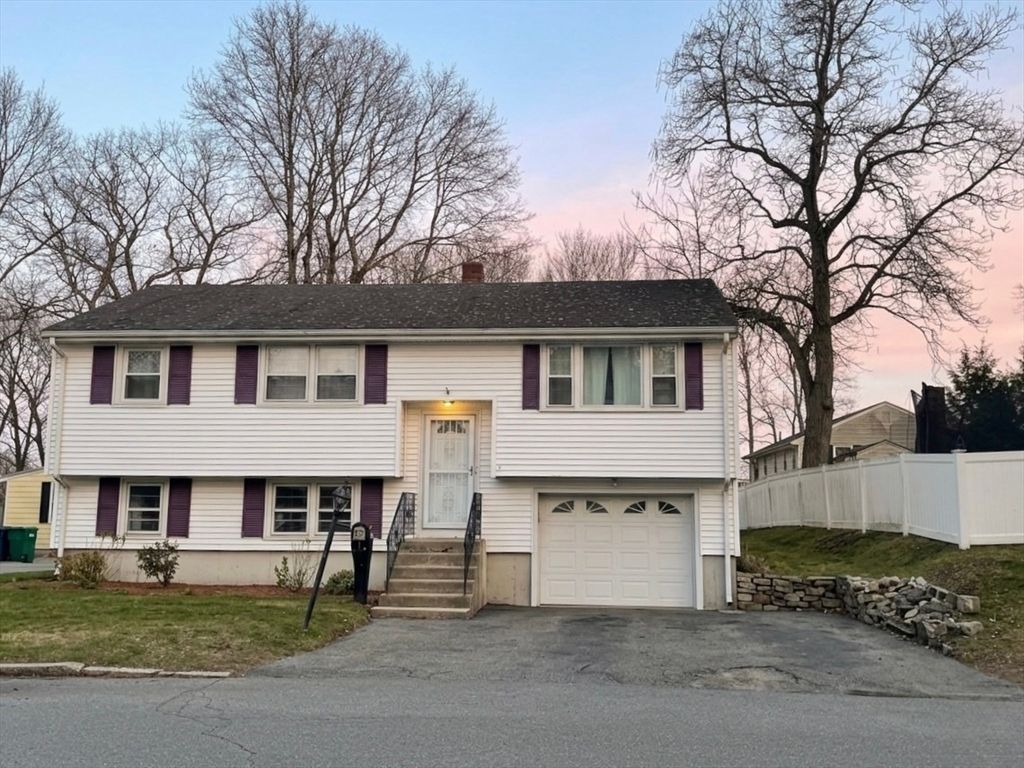 66 Harrison Ave, Woburn, MA 01801