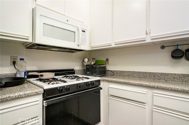 640 W 4th 315, Long Beach, CA 90802