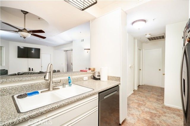640 W 4th 315, Long Beach, CA 90802