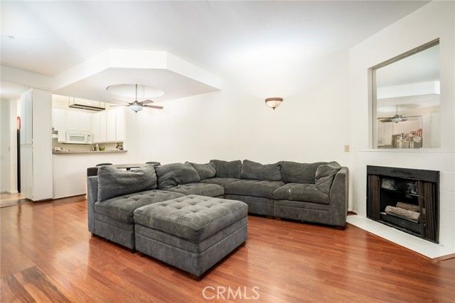 640 W 4th 315, Long Beach, CA 90802