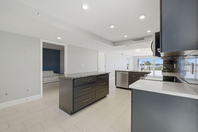 3901 S Flagler Drive 203, West Palm Beach, FL 33405