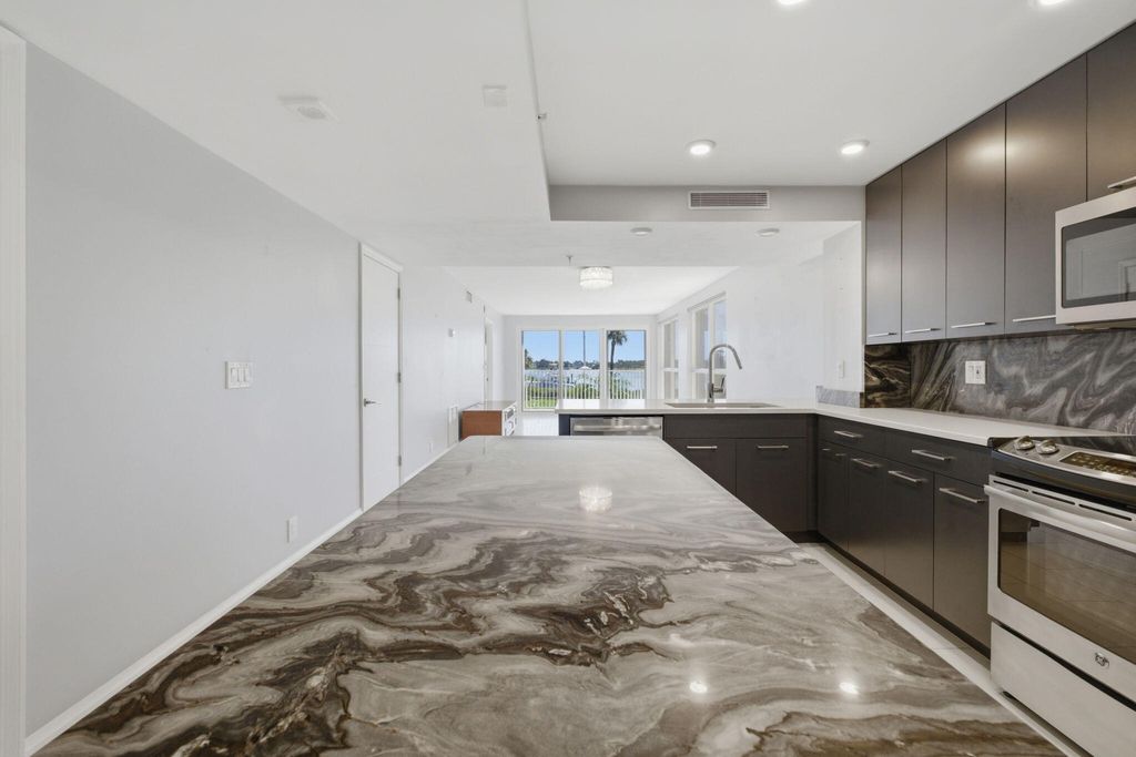 3901 S Flagler Drive 203, West Palm Beach, FL 33405