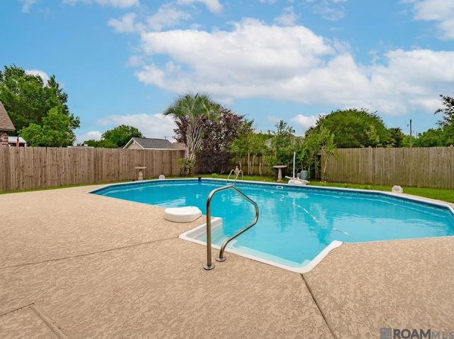 38313 Oakleigh Ln, Prairieville, LA 70769