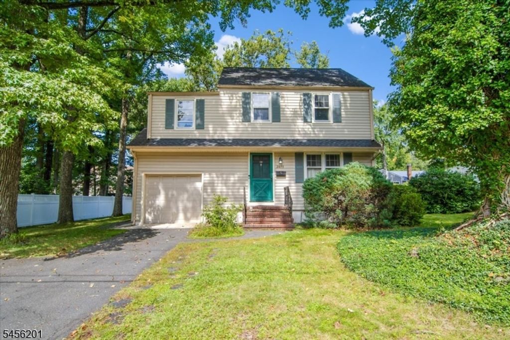 2075 Meadowview Rd, Scotch Plains Twp., NJ 07076 — exterior