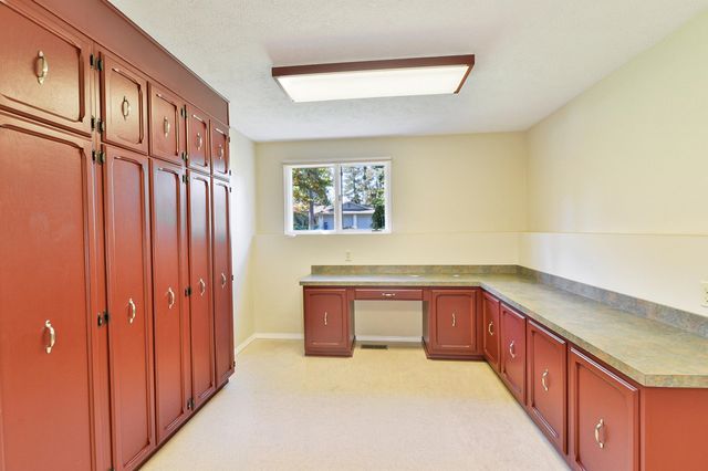 3609 S Eastgate Ct, Spokane, WA 99203