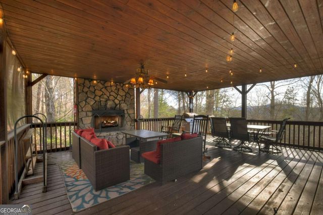500 Evening Shade Walk, Mineral Bluff, GA 30559