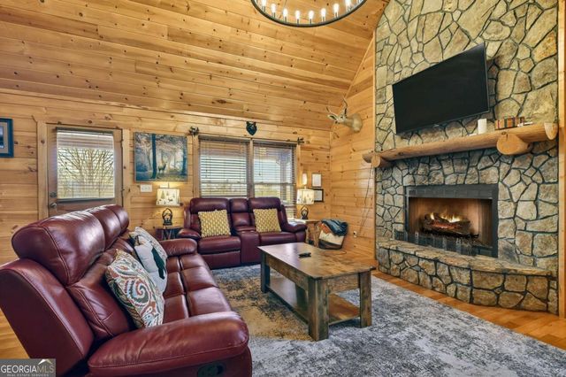 500 Evening Shade Walk, Mineral Bluff, GA 30559
